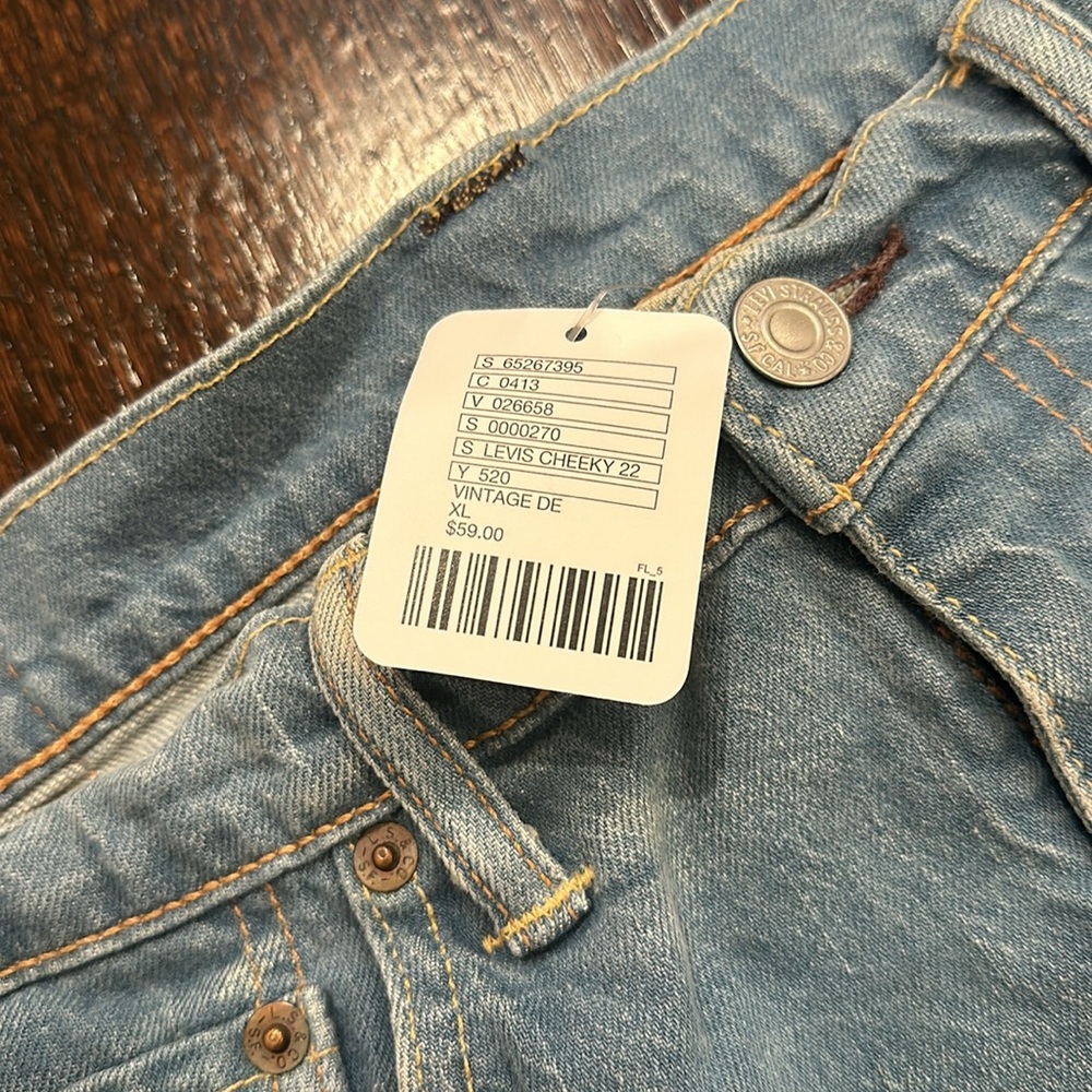 Jean Shorts, brand-Levi’s, size-XL - Picture 3 of 4